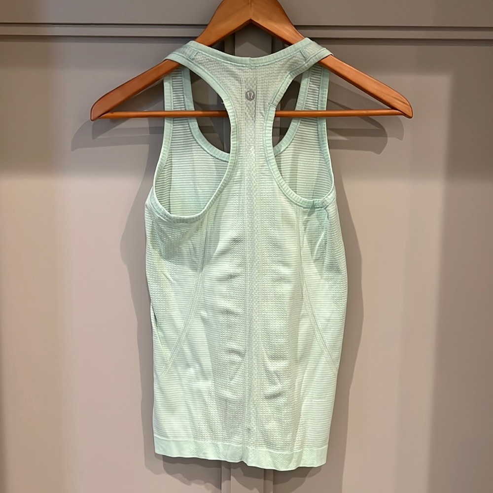 Lululemon tank